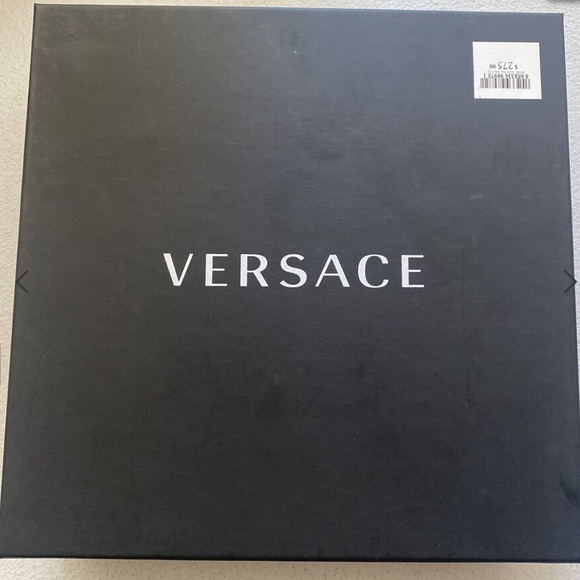 AUTHENTIC VERSACE BAROCCO PUZZLE MEDUSA.  🔥Host Pick🔥 - Picture 9 of 13